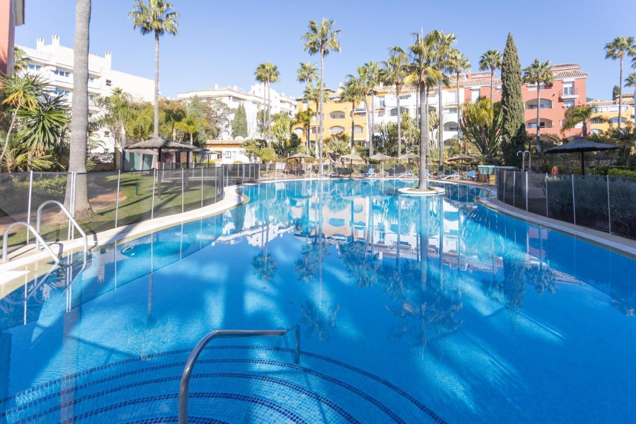 Golden Mile Luxury Ground Floor Near Puente Apartemen Marbella